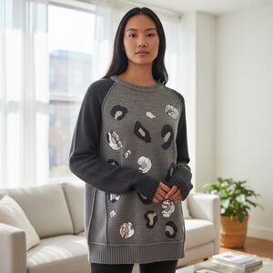 Jaclyn Smith Black and Gray Sequin Sweater